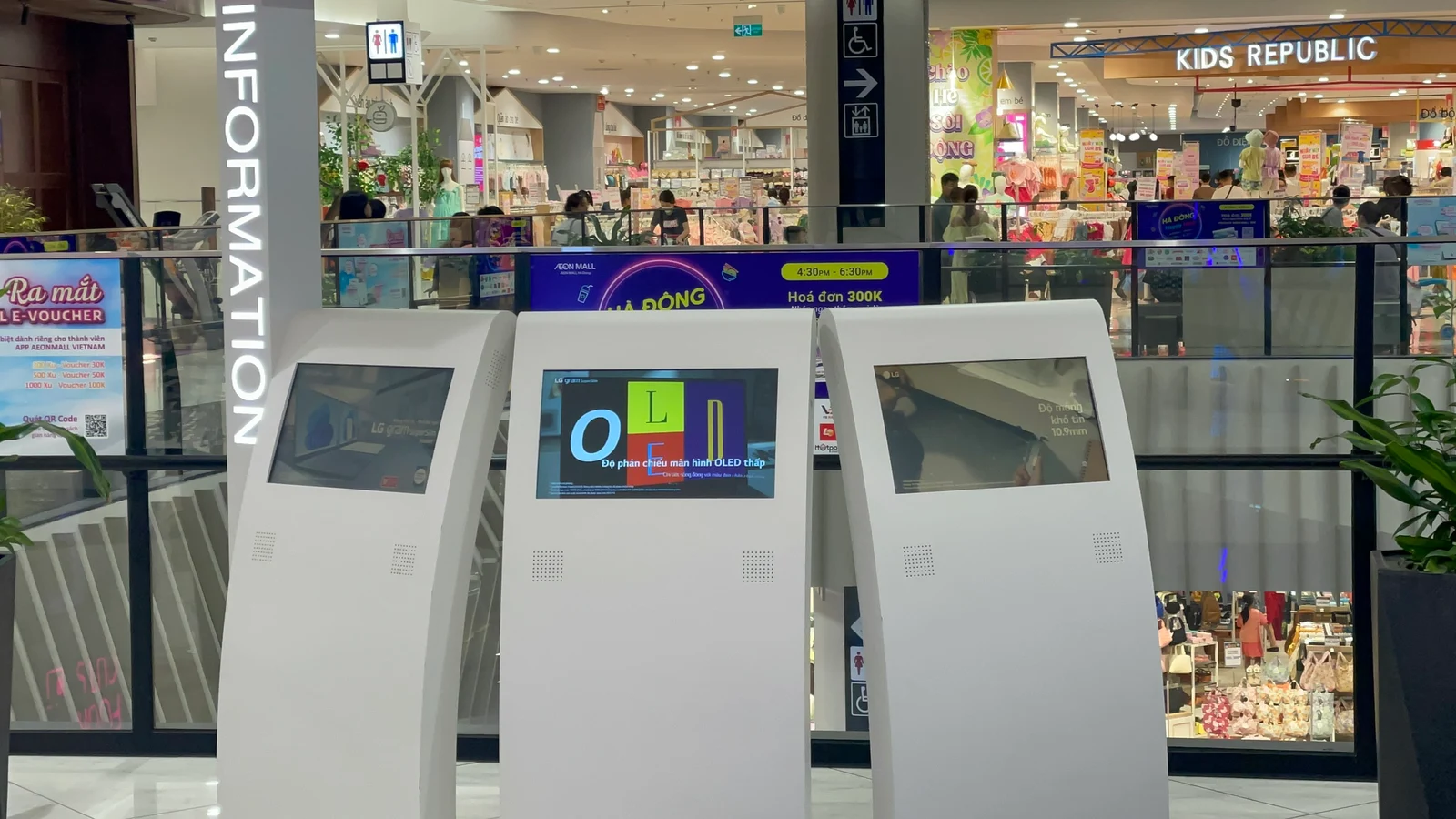 Advertising and wayfinding kiosks at AEON Mall Hà Đông
